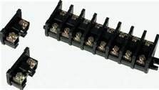 3.96mm -40 + 105℃ナイロン PA66 ターミナル ブロックのコネクター 26AWG 300V 12A