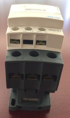 Contator da C.A. Magetic do IEC 60947-4 com 3 o pólo, tensão até 1000V, 9A atual a 150A
